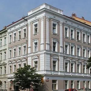 Machova Praag